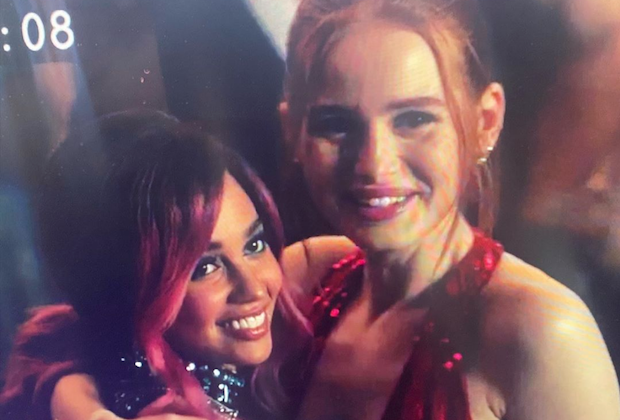 ships_polls's tweet photo. 🏆FINAL PART- Battle of The Riverdale Ships 🏆
(16 Hours to vote)

RT FOR Choni
LIKE FOR Barchie https://t.co/WYBNMOCK8R