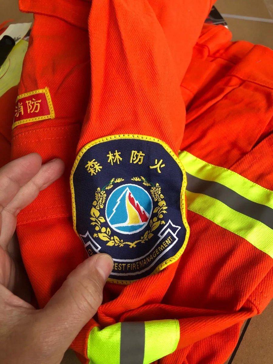 DaomingCo's tweet photo. In a #fire, the most serious burns often occur in the area where people's clothes are on fire, so wearing flame-retardant protective clothing can effectively provide protection for workers and reduce the number of casualties caused by heat injury #accidents.
#DM #daoming https://t.co/WBx349xhYn