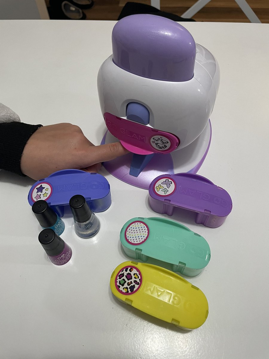 EStranak's tweet photo. Thanks @spinmaster, @CoolMaker, @Orbeezone and @tryazon for binging the spa the house. We had a blast trying out these cool beauty treatments :)
#tryazon, #SpaNightWithSpinMaster,
#SpinMaster, #CoolMaker, #Orbeez,
#HollywoodHair, #GoGlamNailSalon https://t.co/X3BzRYSOLQ