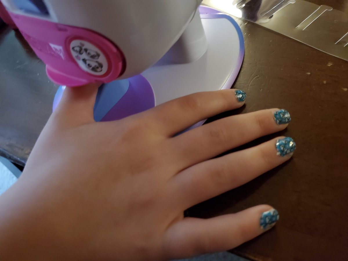 Testercity99's tweet photo. The girls had so much fun at their spa party! Thank you @spinmaster @coolmaker @orbeezone @tryazon #tryazon #spanightwithspinmaster #spinmaster #coolmaker #orbeez #transformyourlook #hollywoodhair #goglamnailsalon https://t.co/kPXKLqEgwi