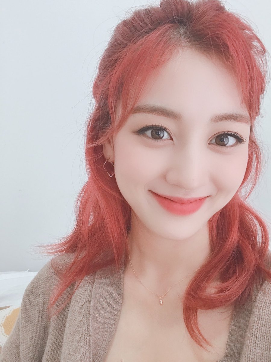 JoshuaHyo's tweet photo. I hope you all understand that a relationship IS a relationship. No matter how you hate the other party, there was a reason they fell in love with each other. If you're sad, I respect that. If you're happy, you're not respecting Jihyo and only think of her having a relationship. https://t.co/5d5wqbbZq4