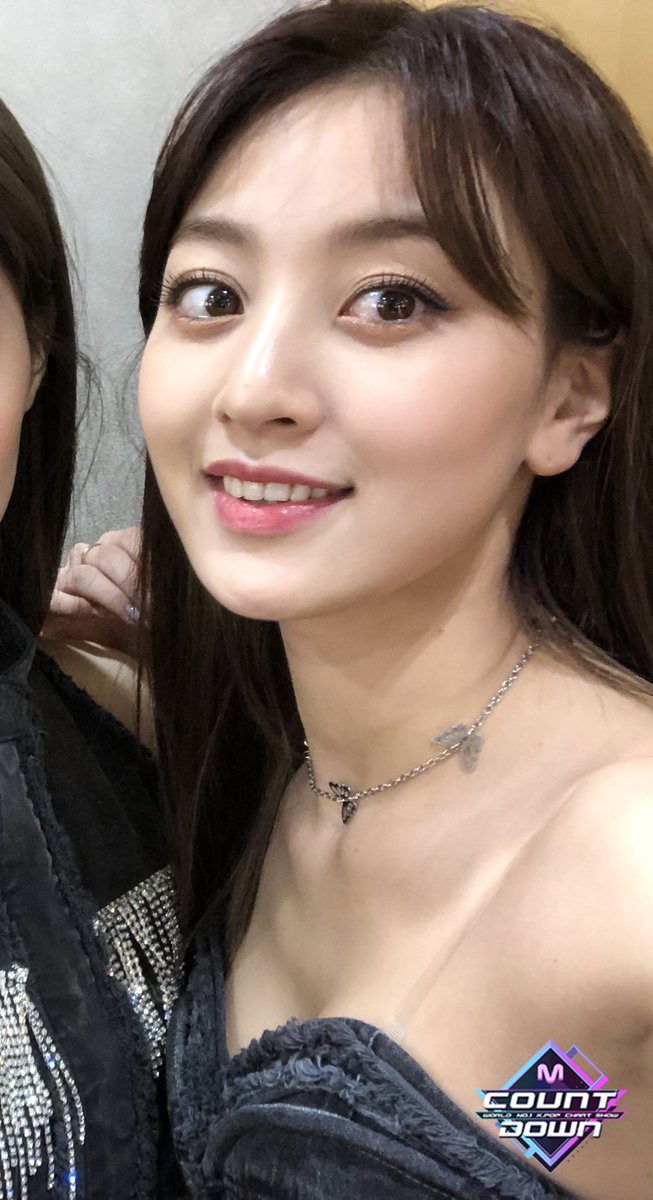 JoshuaHyo's tweet photo. I hope you all understand that a relationship IS a relationship. No matter how you hate the other party, there was a reason they fell in love with each other. If you're sad, I respect that. If you're happy, you're not respecting Jihyo and only think of her having a relationship. https://t.co/5d5wqbbZq4