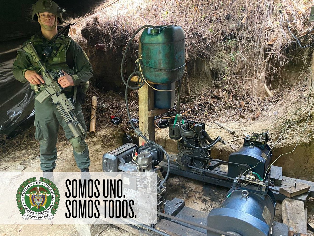 CarabinerosCol's tweet photo. En cumplimiento a la ofensiva nacional contra la minería ilícita, realizamos actividades operacionales en el municipio de San Roque - #Antioquia, dónde intervenimos 4 minas, incautamos 9 motores, 3 taladros y 5 galones de hidrocarburos. #SISER #UNIMIL https://t.co/gMedRhCZPO