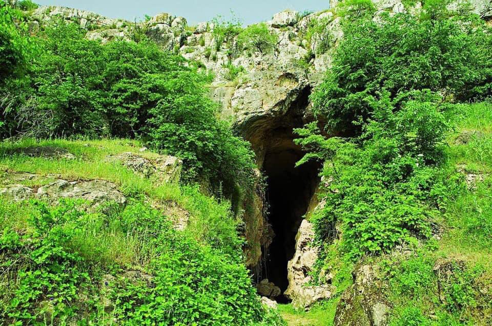 Ulinka999's tweet photo. Today the #Azykh Cave has also been liberated from #Armenia’s illegal, nearly 30-year-long occupation. It’s one of the most ancient locations of #protohuman presence in #Eurasia. #Protohumans lived here over 1 million years ago! https://t.co/5CY8QioaPC