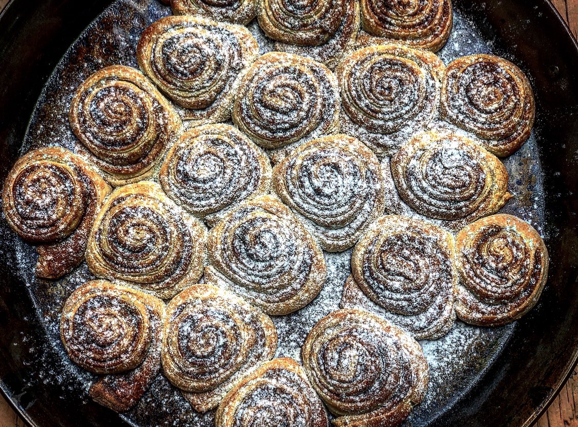 Elakelcatering's tweet photo. Yummy cinnamon rolls , #breakfast #cinnamon #cinnamonrolls #cinnamonbuns #cheflife #chefsofinstagram #cheftable #chefeye #chefpic #photography @ElakelC https://t.co/0bLuqp7wmx