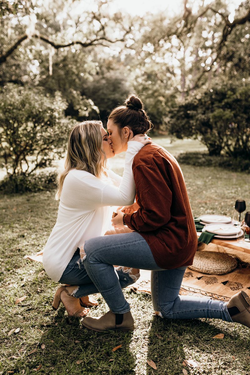 thatgirlkenzi's tweet photo. Some things just go better together, and probably always will. https://t.co/jr34f2839T