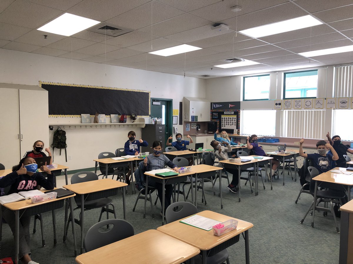 ms_smithTL's tweet photo. After 241 days with an empty classroom, it sure felt great to have students in the room! Way to go on your first day back, Cohort A. Cohort B, I can’t wait to see you soon👋🏼 #PVproud @TLSHawks https://t.co/BlwP6YwyHb