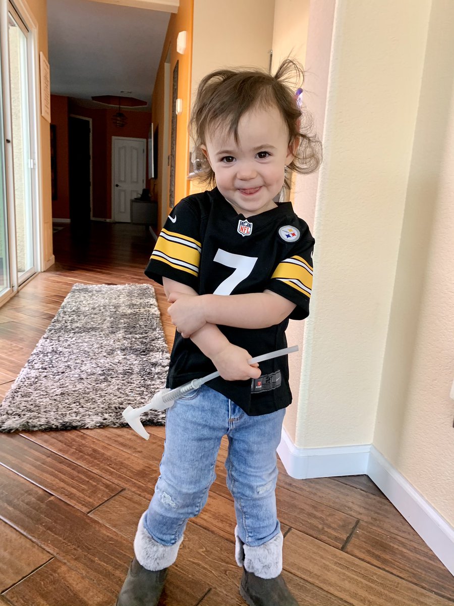 shellymmorrison's tweet photo. Family Steelers Sunday! #SteelersNation https://t.co/HpWyigl5Jb