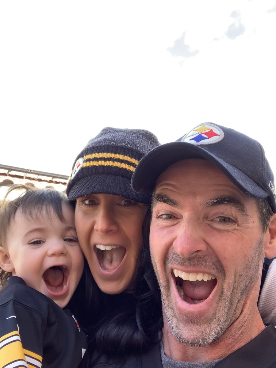shellymmorrison's tweet photo. Family Steelers Sunday! #SteelersNation https://t.co/HpWyigl5Jb