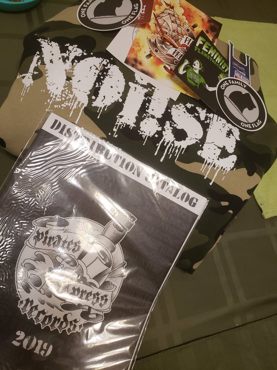 LittleLetterL1's tweet photo. WICKED EXCITED!! GOT MY HAD TO HAVE IT CAMO @Matt_Noi7se HOODIE TODAY!! SO HAPPY! #hadtohaveit! ๐ค๐ค๐ค๐ค๐ค๐ค #cantwaittowearittomorrow https://t.co/9ZaRKgvAo1