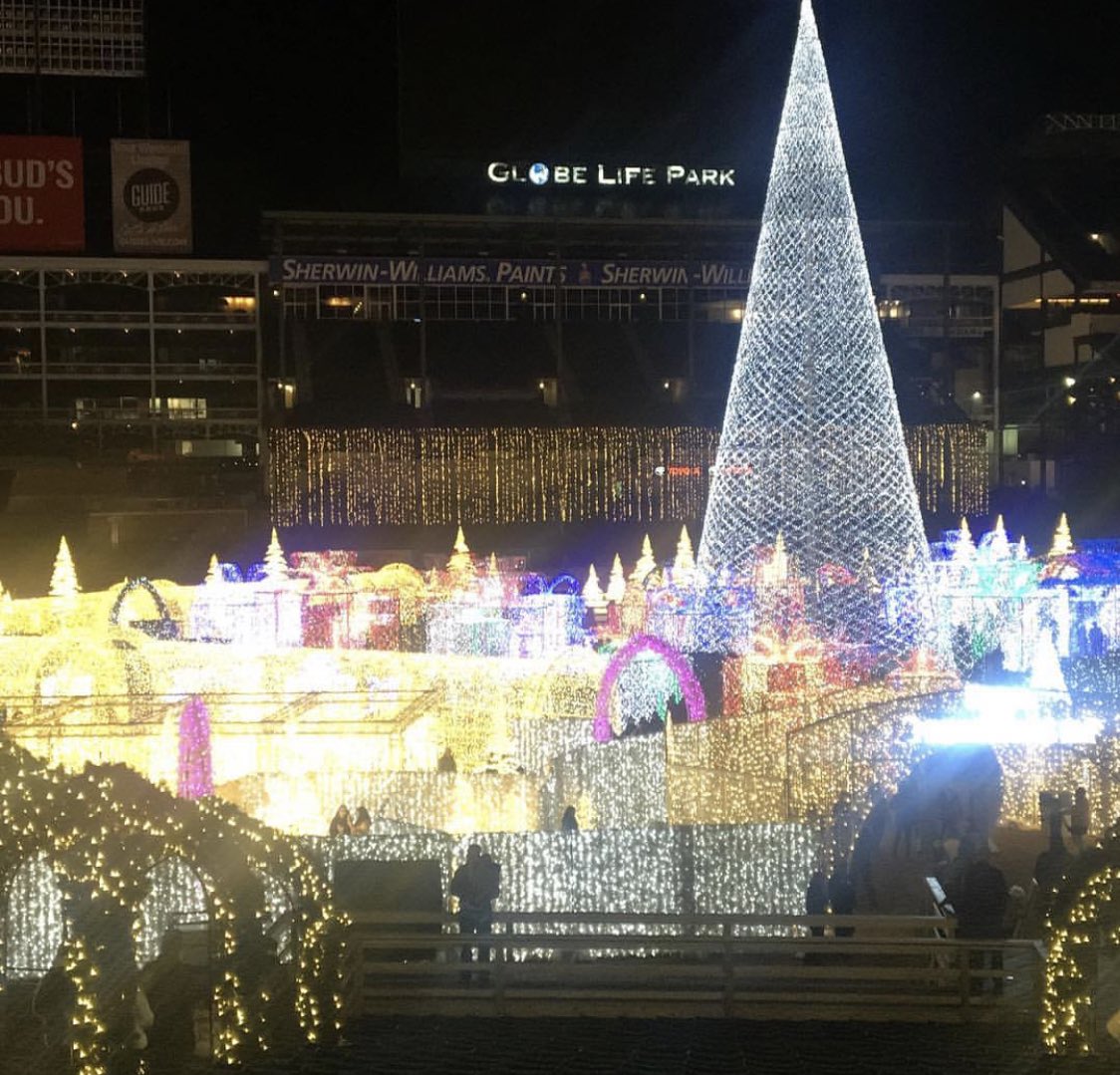 JohnDavidCas's tweet photo. Tryna take someone’s daughter to enchanted Christmas this year.

Arlington, TX 📍 https://t.co/ym6UALIGwZ