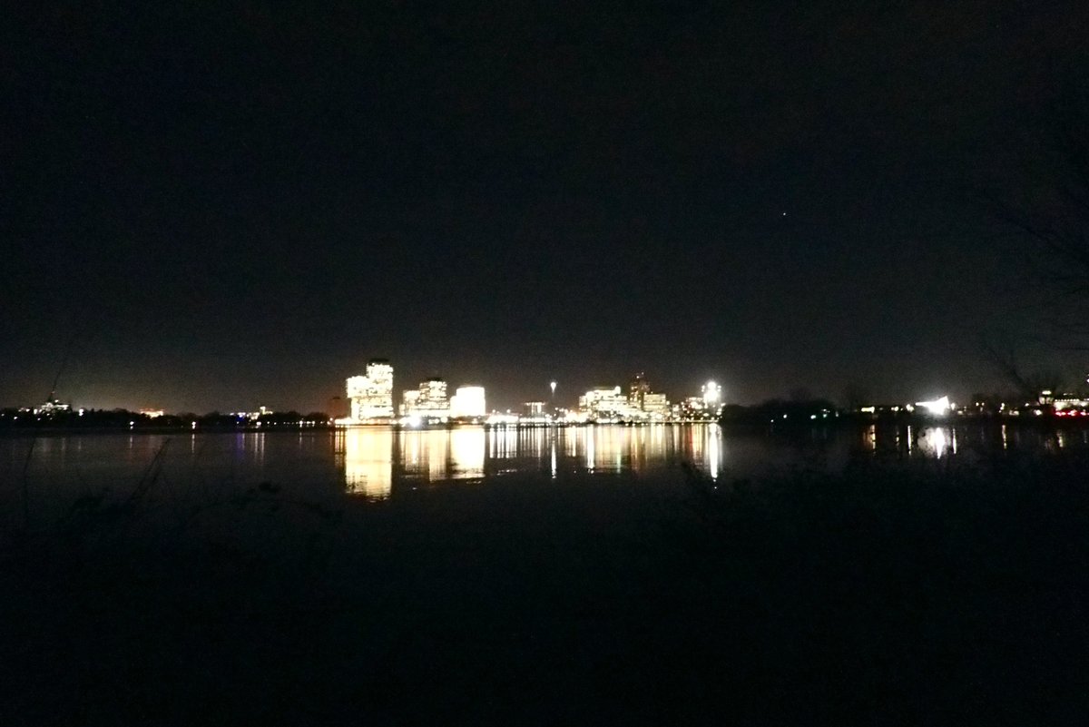 MortenLidegaard's tweet photo. It's that time of year again where we need to wear our Hi-Viz vests and/or lights to see and be seen... #ImVisible 🙂
10k in the bag this eve 👍🏻
#TeamAwesome @OttawaMarathon
#RunOttawa @runottawa
#TeamNuun2020 @nuunhydration
#MyOttawa https://t.co/c51a7dV51s