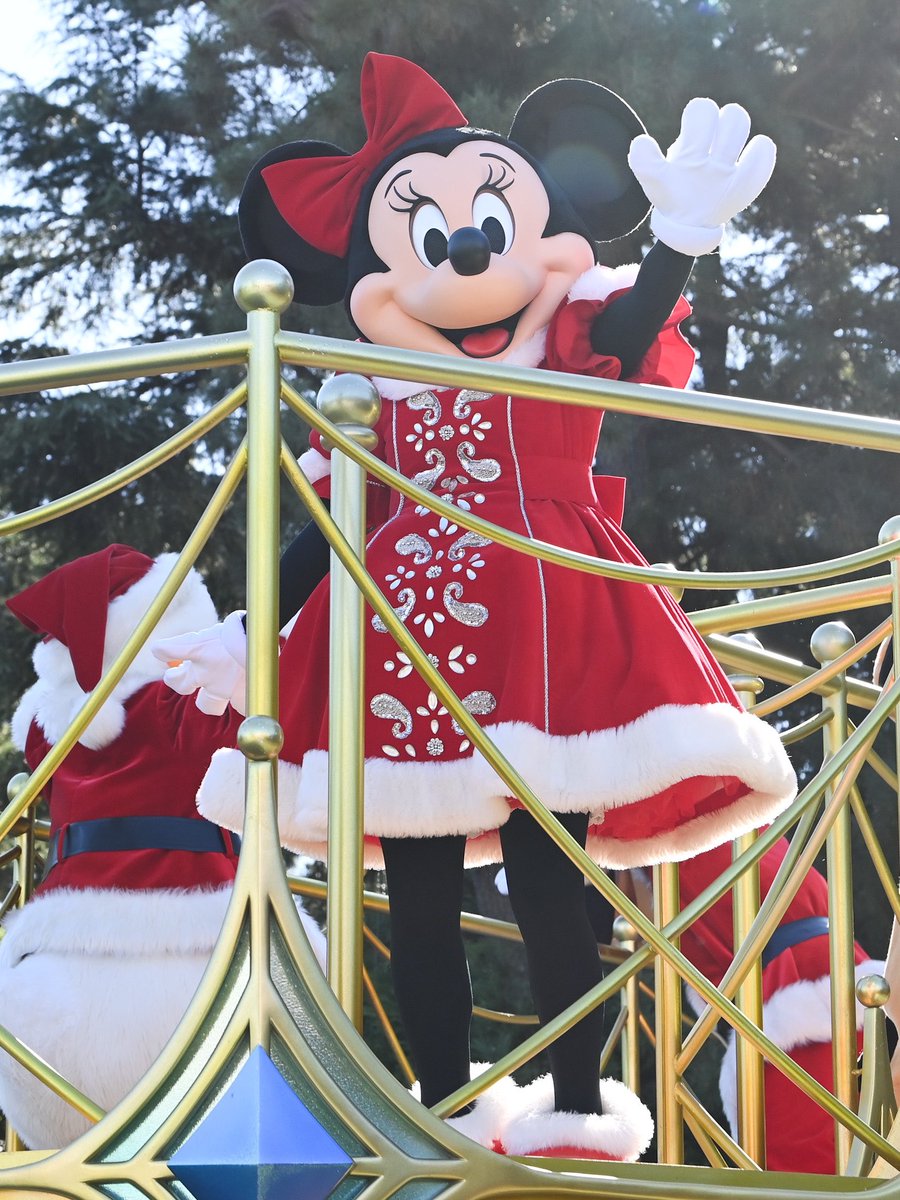 Mezzomikiのディズニーブログ サンタミッキーがご挨拶 東京ディズニーランド ミッキー フレンズのグリーティングパレード クリスマスバージョン 本日よりスタート 詳しくは T Co V6ydsokqws