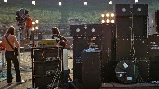 FILTERMexico's tweet photo. Live at Pompeii, el clásico concierto de Pink Floyd en el anfiteatro romano de Pompeya, está disponible para verse en streaming: https://t.co/5synOQL8vG https://t.co/dLgCQaKuDK
