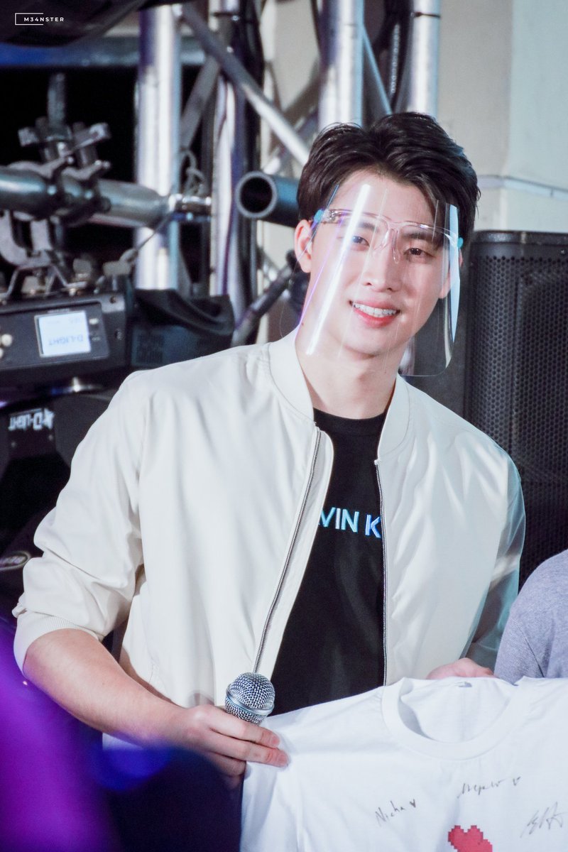 M34NSTER's tweet photo. 「２０１１０７」

น้องค้าบบบบ
ในที่สุดก็ถ่ายชัดแล้ววว 55555555

#LBC2ThailandTourNorth
#MEANPHIRAVICH
#MEANTRO https://t.co/BI9NbG9sQa