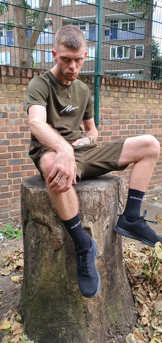 Giving you all that Scally death Stare!??? Rt if you’d dare to grab that Dick?
#chav #scally #councilcock