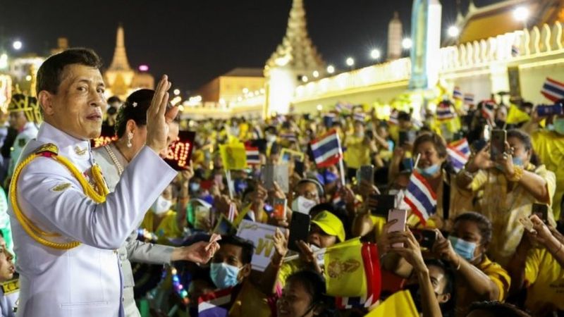 Bank10257453's tweet photo. #พระมหากษัตริย์ผู้ทรงธรรม
#เราจะเดินไปด้วยกันด้วยความรัก https://t.co/85eFEA7bM1