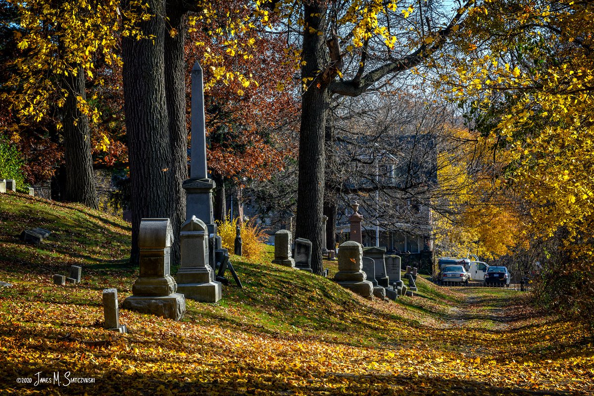 jsiatczy's tweet photo. The Lonely Drive, Oak Hill Cemetery, Pontiac, Michigan
@PureMichigan @NikonUSA @MichiganHist @OakGov @OaklandHistory @cityofpontiac #cemetery #headstone #nikonnofilter #Fall2020 #FallFilter #fall #autumn #nikonfallmi #nikonz7 #nikonnofilter https://t.co/rJVUcIcOyh