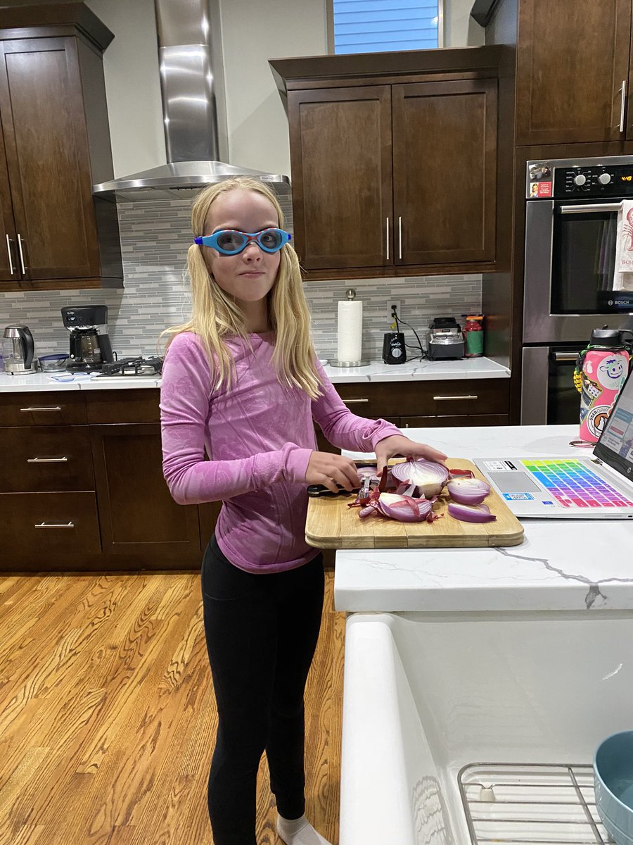 BurrowsMichelle's tweet photo. My daughter has an unique way of chopping onions. #cooking #homeMade #food #goggles #gogglesforthewin https://t.co/cyNrMmx4uC