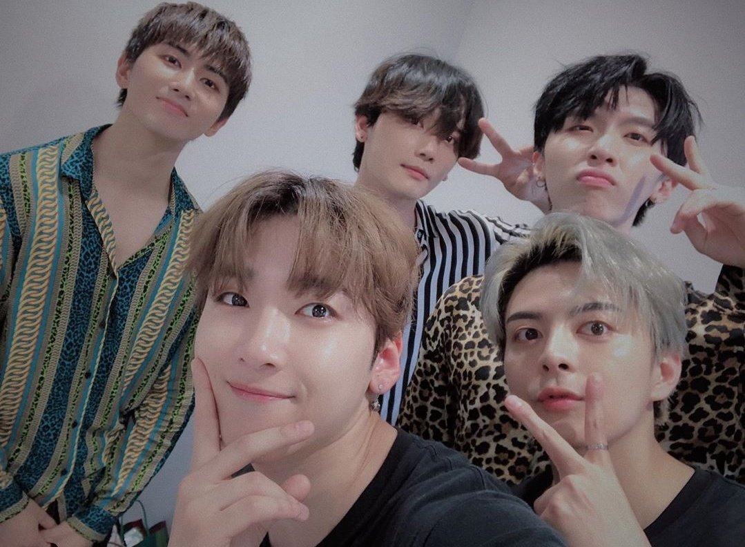 angelssumule's tweet photo. Happy Anniversary #MAP6 🎉🎉
~ 2015.11.10 ~
✨All-S Company✨
• Fandom : #Mapsi 
• Members : #MINHYUK #JJun #Sign #Sun #JVin 
#5YearsWithMAP6
#시간이지나도맵식스를기다릴게
#明日も千年先もMAP6と共に https://t.co/FEOPHWXPDt