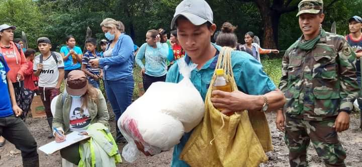 BolrauYa's tweet photo. Gobierno de #Nicaragua  continua brindando atención a familias afectadas por #ETA.

480 familias de 8 comunidades de #Cusmapa, #Madriz
Han sido atendidas a través de #CODEPRED Y #EjercitodeNicaragua .

#EnVictoriaEsperanza2021 https://t.co/lUEkvhUU0p