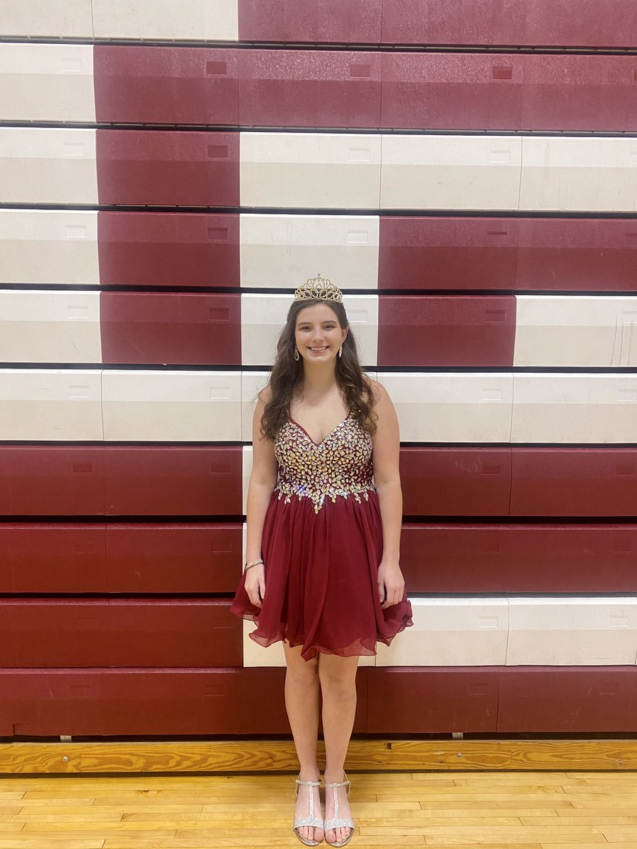 Our girls got new practice gear and we are 𝓵𝓸𝓿𝓲𝓷𝓰 it! 𝔸ℕ𝔻 our senior <a href="/Emilyr2331/">Emily</a> is the newest Football Homecoming Queen! 👑🦅🏀