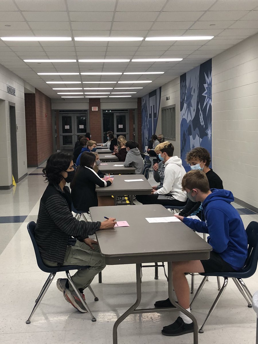 papiosouthdeca's tweet photo. Competition practice in action at DECAsgiving!👋🏼😷🍁#GNBS https://t.co/rcli5q4A0Q
