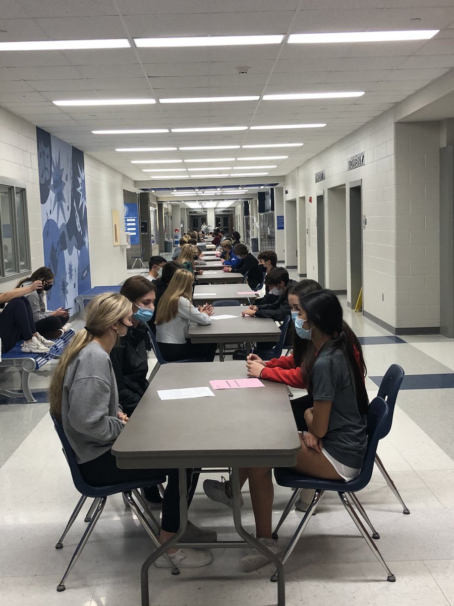 papiosouthdeca's tweet photo. Competition practice in action at DECAsgiving!👋🏼😷🍁#GNBS https://t.co/rcli5q4A0Q