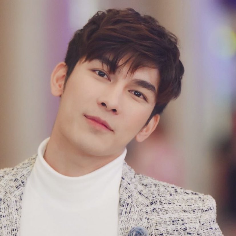 ArreFlori's tweet photo. Good Mewning #MewSuppasit #mewlions #AlwaysstaywithMew 🐼🐼🐼☀️☀️☀️❤❤❤
Gracias por ser el sol que ilumina mis días ☀️ https://t.co/uxXCcRHec0