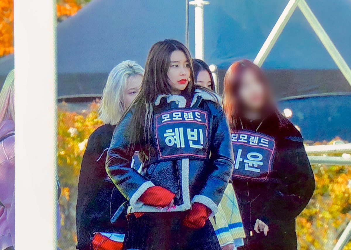 HyebinBrasil's tweet photo. [#PREVIEW] 09.11.20 ㅡ Hyebin durante o ensaio do SBS Hope TV "Life Sharing Concert".

cr.: love loop
#MOMOLAND #모모랜드 #HYEBIN #혜빈  #MOMOLAND_IS_COMING #Ready_Or_Not #MOMOLAND1stTEASER @MMLD_Official https://t.co/WLxKpT79WJ