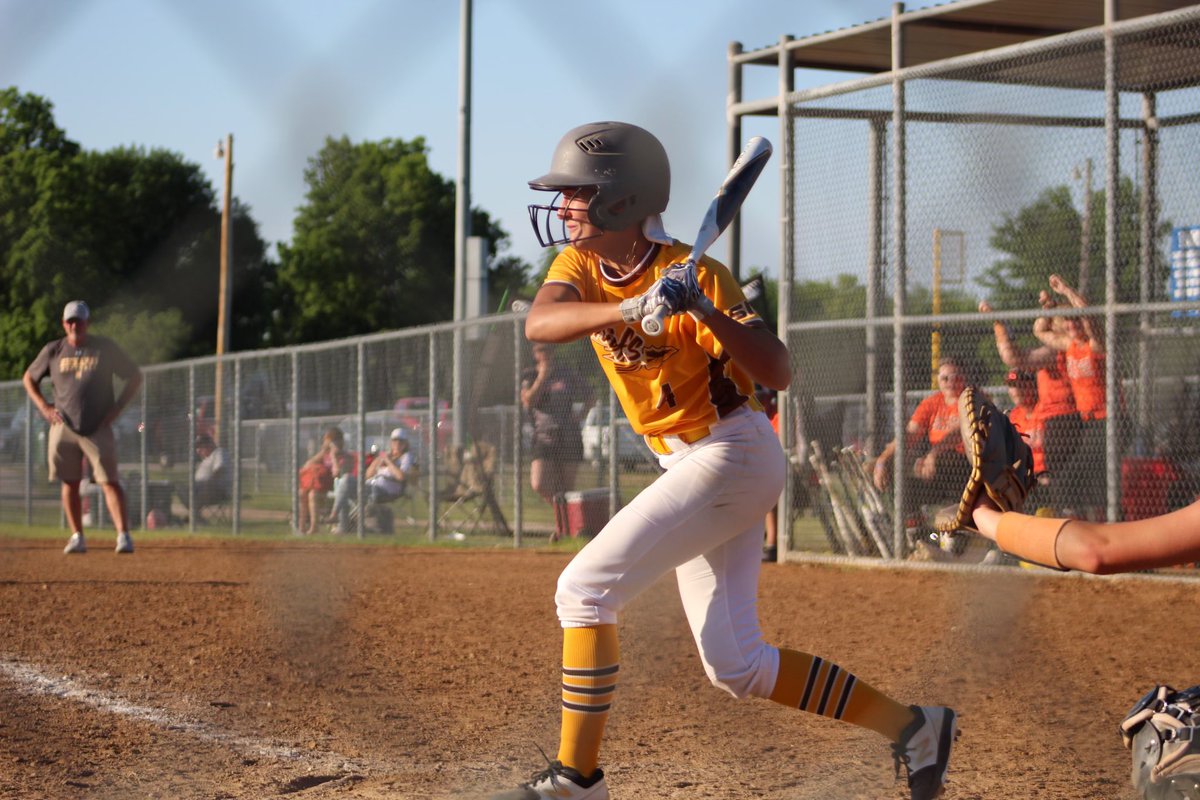 MoChiefs18u's tweet photo. Maggie McKee is a senior at Kickapoo HS. Her leadership in the outfield has helped elevate her teammates. She has turned herself into a triple-threat offensively through hard work and trying something new. Maggie will be attending Labette CC. Congrats, we’re proud of you! https://t.co/uoGTsUAfaS