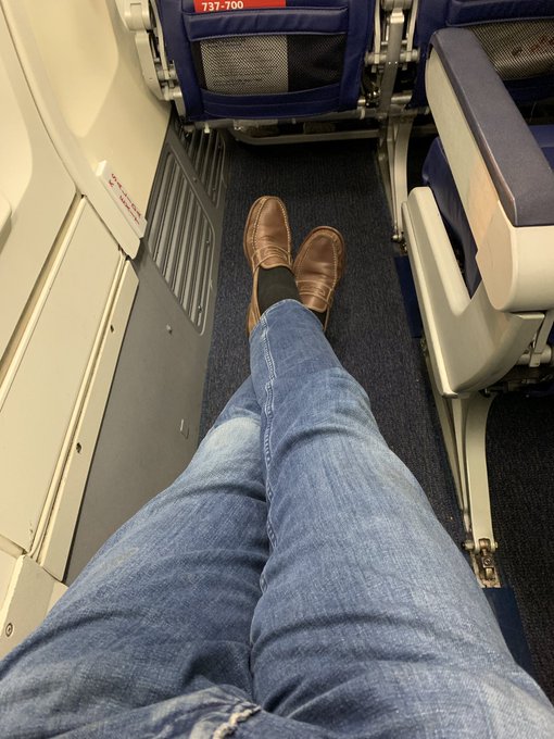 Just boarded my plane and got the best seat. https://t.co/EfVntNchib