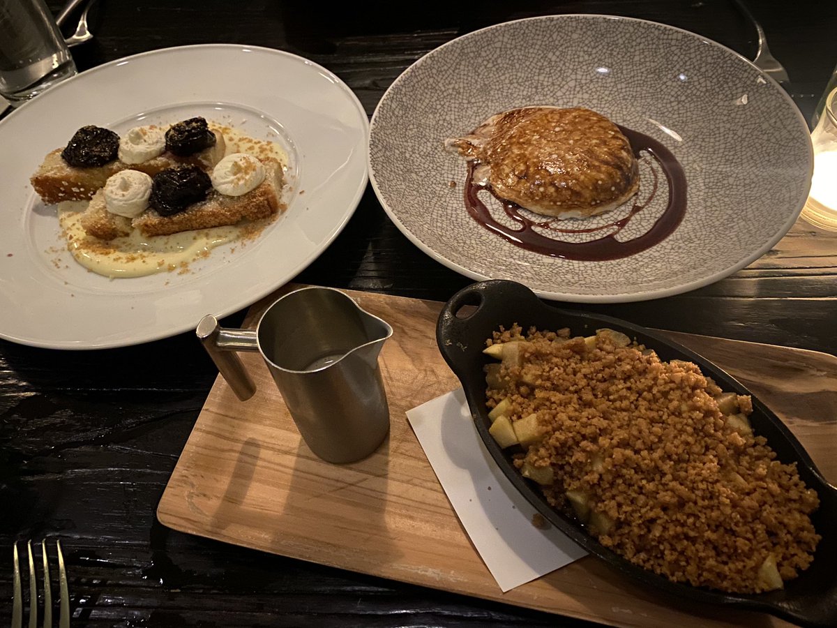 drericksonspine's tweet image. When you had a rough call wkend, come home to the fridge broke...

you call your favorite restaurant- randomly get in....

... and order all 3 desserts like a baller 
#winning #workhardplayharder #MedTwitter #ILookLikeASurgeon