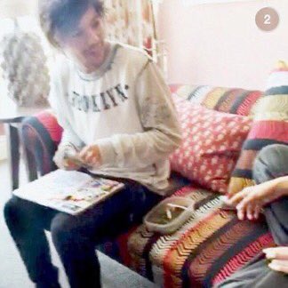 wllszayn's tweet photo. mi sueño? fumarme un porro con zayn y louis https://t.co/pxGwbqNJei
