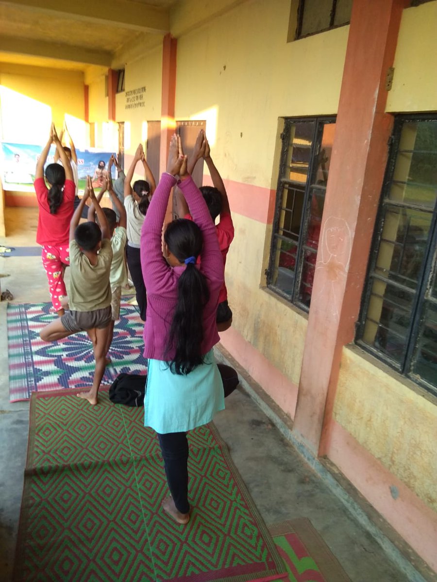 BstMeghalaya's tweet photo. Today's yoga camp at banthorkona,tikrikilla west garo hills meghalaya.
Yog sikshak : Ramen Rabha
#yogrishiramdev
#patanjali
#yogawithramdev
#swamitirthdev https://t.co/ATZIhHYayw