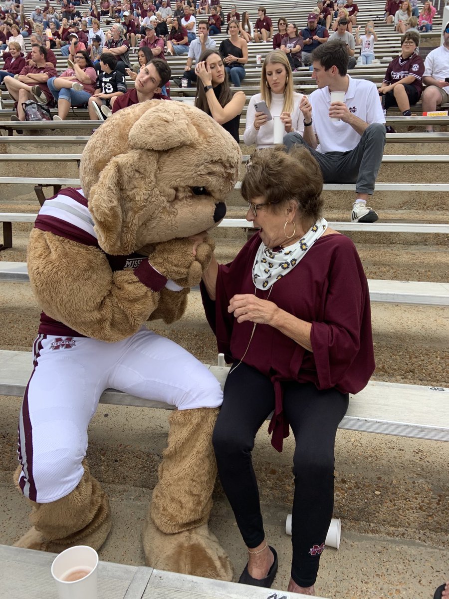 MerDickerson's tweet photo. What a Great Day to be a #Bulldog ⁦@HailState⁩ ⁦@HailStateFB⁩ #madeherday #maroonmemories https://t.co/uWuxB3heOz