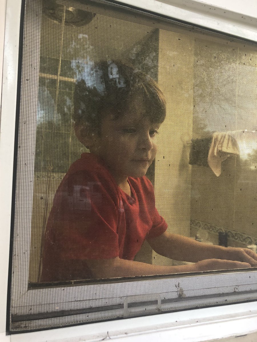 El_TAKERO97's tweet photo. Ya’ll plz remember Covid is still here plz wear ur mask and sanitize 24/7 my lil nephews family got the virus and they are stuck at home we do what we can and bring them food and I can only see him through a window/: https://t.co/oVXPp812Kk