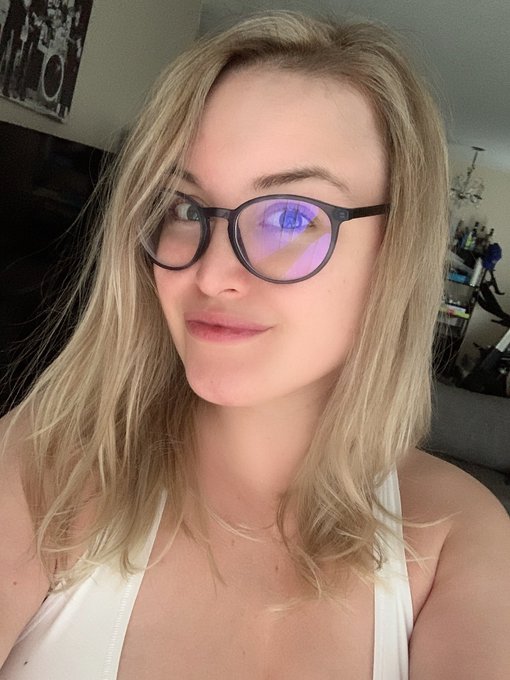 Oh yeah haha forgot to share. Got my hairs done last week. She did mess curls since that&rsquo;s apparently<a href="/tag/selfie"class="tags"><span>#selfie</span></a>