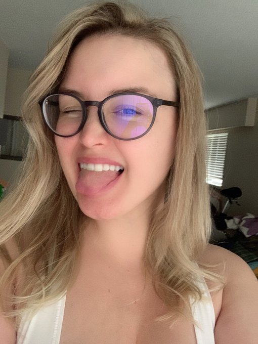 Oh yeah haha forgot to share. Got my hairs done last week. She did mess curls since that&rsquo;s apparently<a href="/tag/selfie"class="tags"><span>#selfie</span></a>