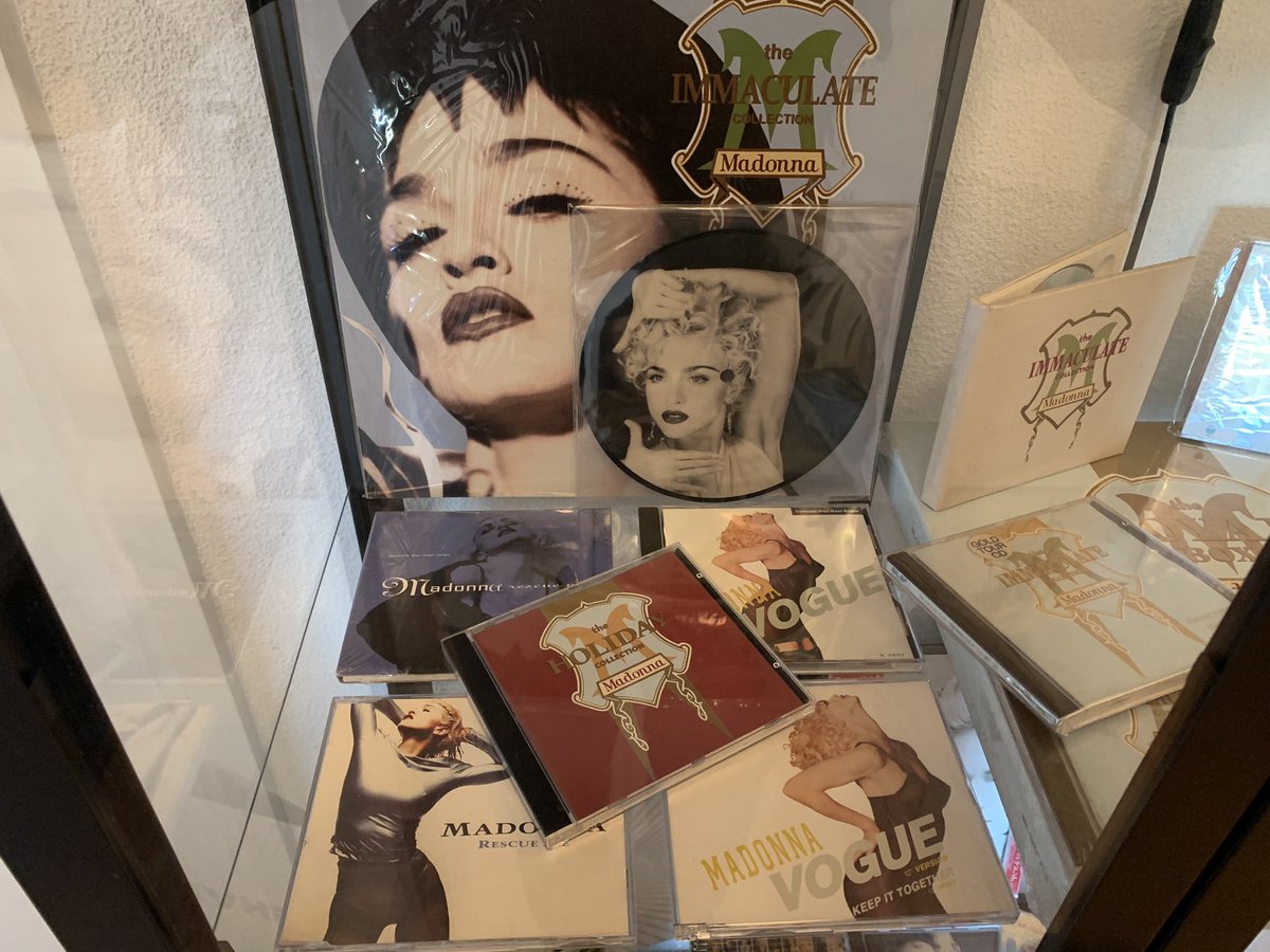 djsergiotee's tweet photo. 30 years ago Madonna’s first greatest hit album was released.
The songs were remixed and two new songs were added.
What is your favorite song on this album?
#theimmaculatecollection #madonna #limitededition #theroyalbox #israeledition #satindigipack #japan #goldtourcd #australia https://t.co/GPhy1597nm