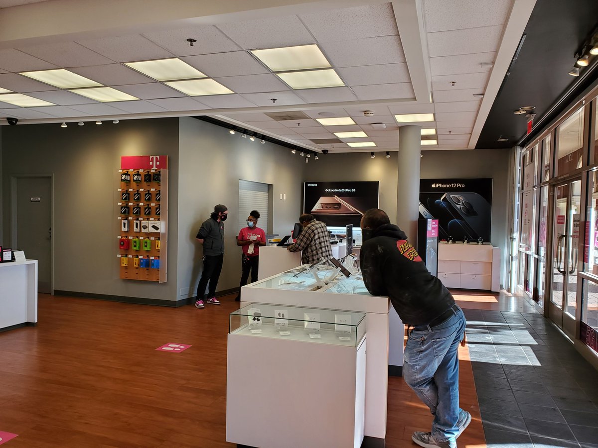 Team RED in Redwood City, CA talking TVision!!!  And customers love it!!