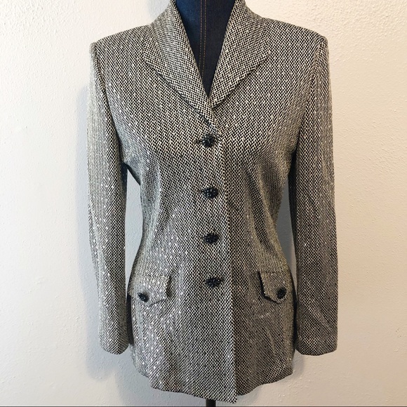 Dougs_Life_'s tweet photo. So good I had to share! Check out all the items I'm loving on @Poshmarkapp from @JaimeFullerton #poshmark #fashion #style #shopmycloset #stjohn #graysonthreads: https://t.co/UeVVBYo5d0 https://t.co/cLId6lYf06