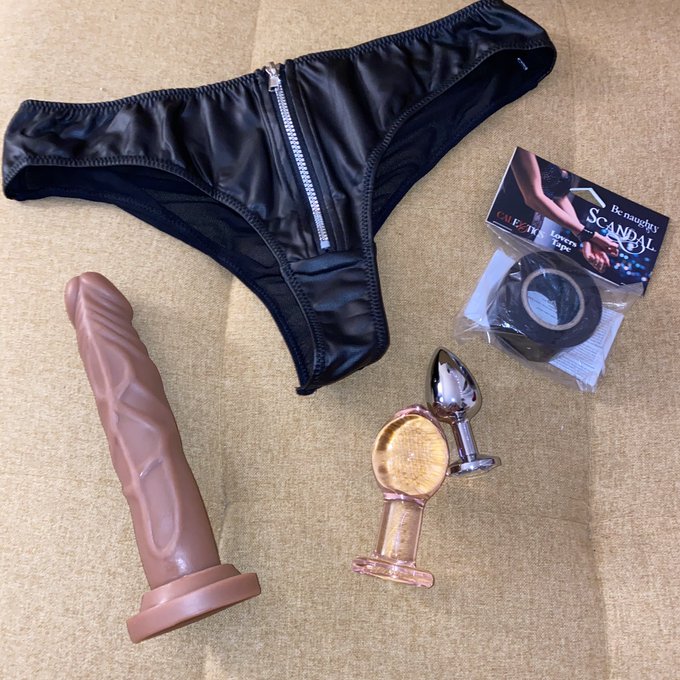 sex shop haul today 🥰 https://t.co/FKqRuo7msH