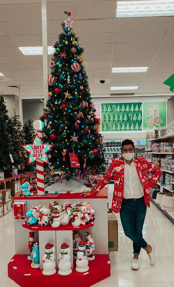 BryanJGTarget's tweet photo. #JOY, #CHEER &amp; #SALES oh my!

🎄🎄🎄🎄

I am so pumped and excited for a #Q4 like we’ve never experienced before. 

🎅🏽🎅🏽🎅🏽🎅🏽

This specialty sales leadership team is ready to #KICKBUTT for the next 7 weeks!! 

🎯🎯🎯🎯

HAPPY HOLIDAYS!

❤️💚❤️💚

#WorkSomewhereYouLove https://t.co/GAaOqz89Bj