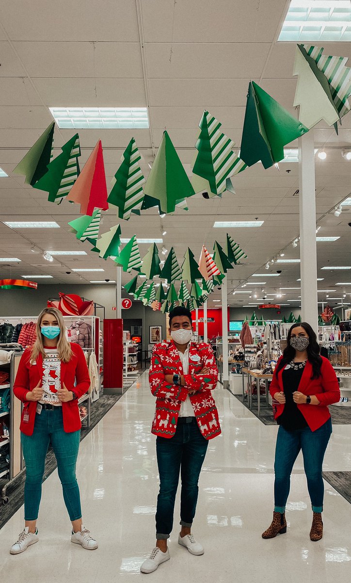 BryanJGTarget's tweet photo. #JOY, #CHEER &amp; #SALES oh my!

🎄🎄🎄🎄

I am so pumped and excited for a #Q4 like we’ve never experienced before. 

🎅🏽🎅🏽🎅🏽🎅🏽

This specialty sales leadership team is ready to #KICKBUTT for the next 7 weeks!! 

🎯🎯🎯🎯

HAPPY HOLIDAYS!

❤️💚❤️💚

#WorkSomewhereYouLove https://t.co/GAaOqz89Bj