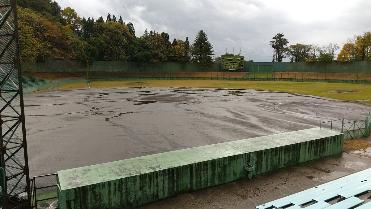盛岡市野球協会 On Twitter 11 9市営球場の秋仕舞をしました ８トンの土を整地しローラーをして一冬を越します 来春にさらに土を加えならしてシーズンに入ります 腰が痛い 笑 市営球場は一足先に冬休みです