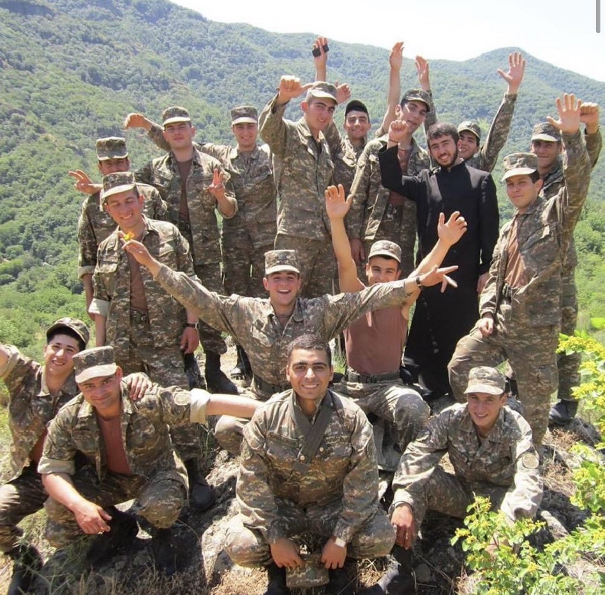 JohnnyEscobar64's tweet photo. I’m sorry the world let you down.. you showed the world it’s not about the size of the dog in the fight but the size of fight in the dog.☝🏼I pray for my Armenian brothers and sisters❤️🇦🇲 I pray for Armenia and Armenians the support and recognition they absolutely deserve. Sorry😔 https://t.co/TEf0RUcYDX