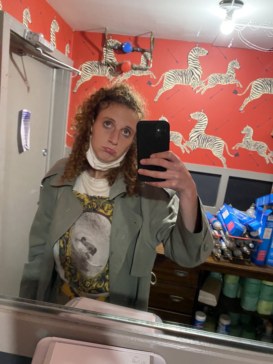UncleSuburban's tweet photo. Still bloated bitch :, ( https://t.co/LO0AKtlVTw