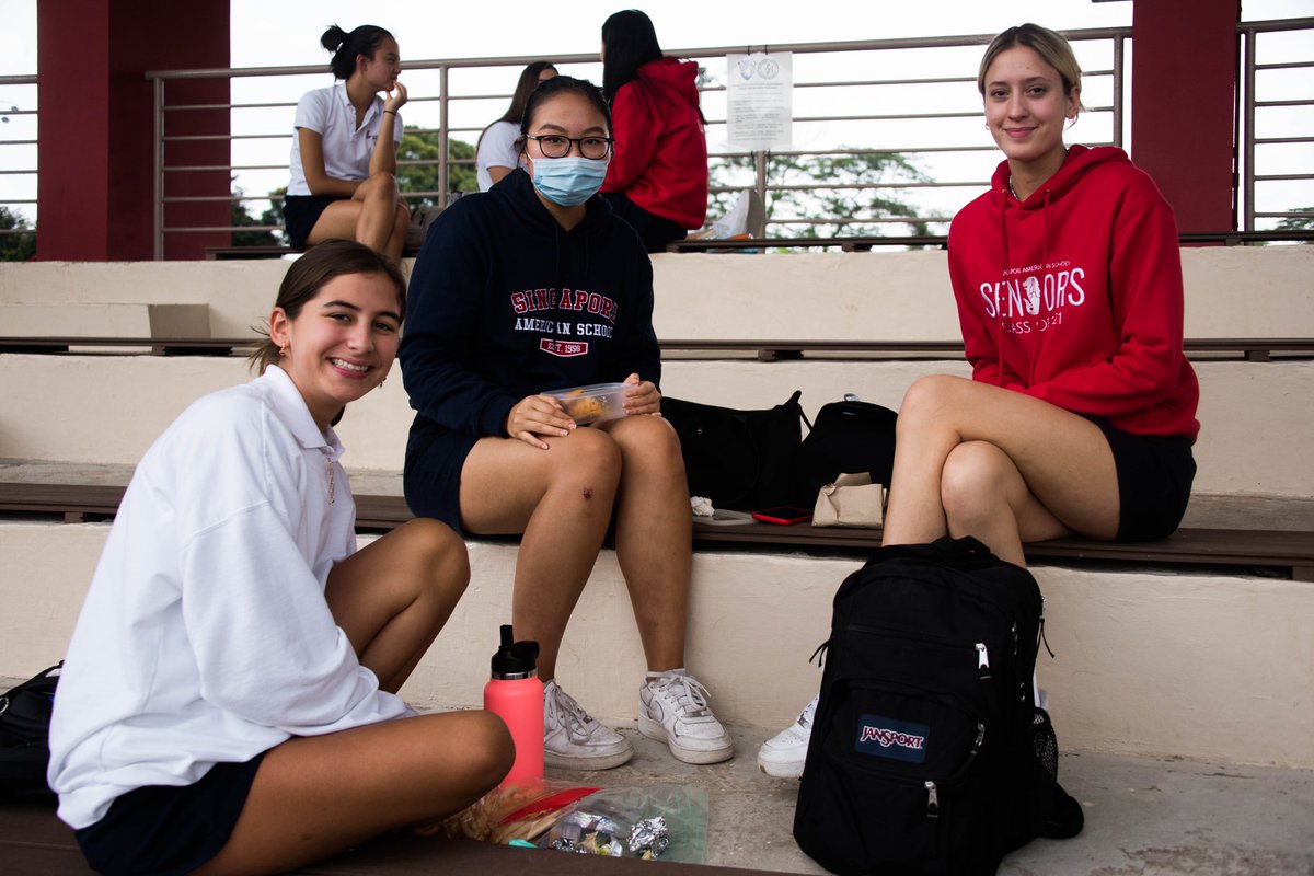 SAmericanSchool's tweet photo. We just launched our new lunch plan for high school students! Seniors were able to enjoy their lunch at three locations yesterday—stadium grandstands, patio tables by the cafeteria, and the pool stands. #SASedu #lunchlaunch #highschool #Eagles #lunchplan #stayingsafe https://t.co/kX9kacZu2c