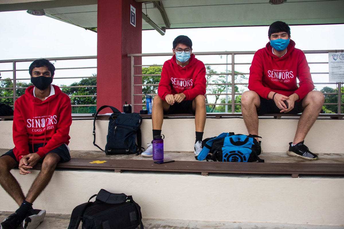 SAmericanSchool's tweet photo. We just launched our new lunch plan for high school students! Seniors were able to enjoy their lunch at three locations yesterday—stadium grandstands, patio tables by the cafeteria, and the pool stands. #SASedu #lunchlaunch #highschool #Eagles #lunchplan #stayingsafe https://t.co/kX9kacZu2c